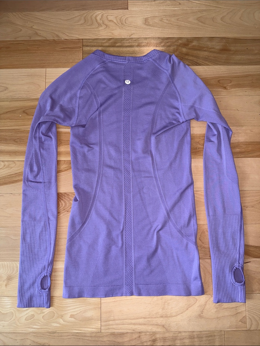 Lululemon Lilac Swifty Long-Sleeve Performance Top 2 EUC - Picture 3 of 3